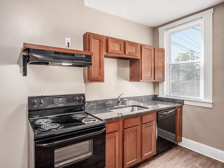 89 E Patterson Ave — Photo 13