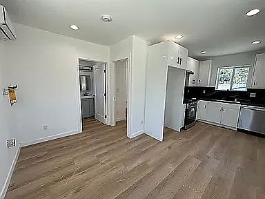 3rd image of 5474 Cole St