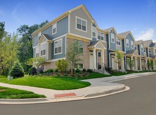 111 Oak Leaf Ln APT 207, Vernon Hills, IL 60061