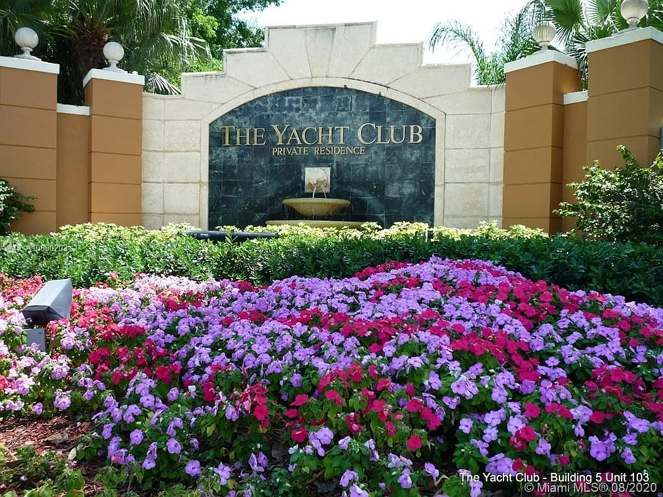 19501 E Country Club Dr #9104