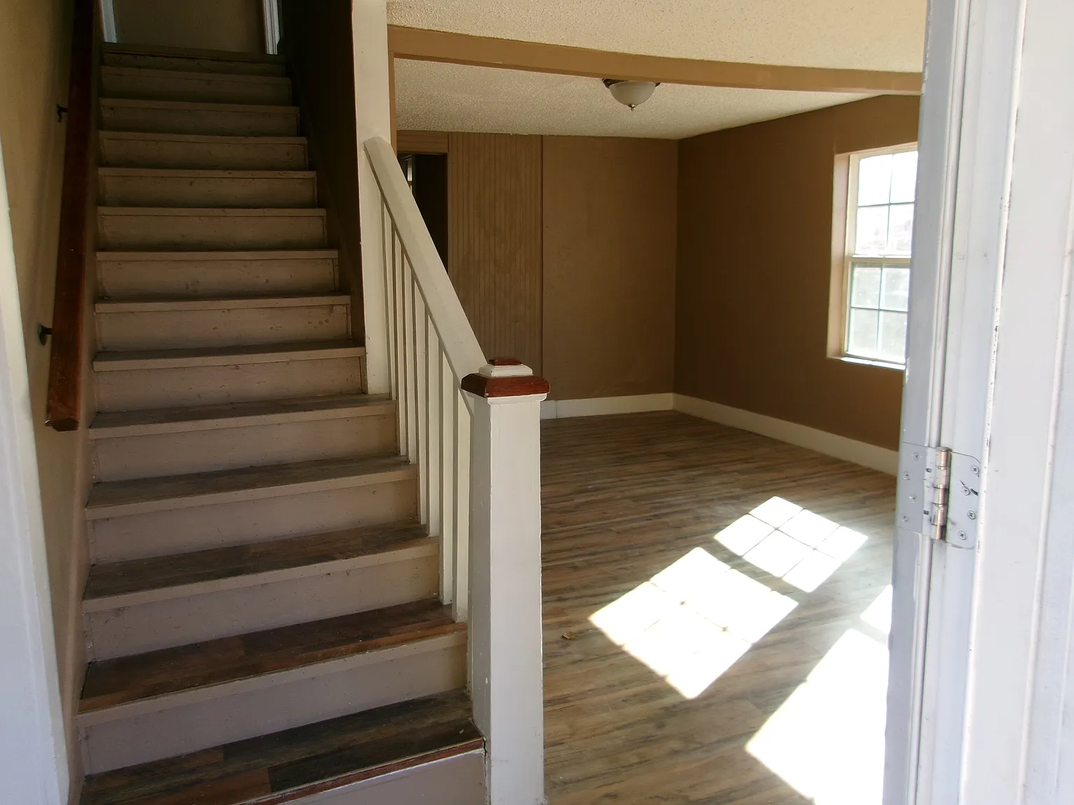 1209 Speedway St — Photo 2