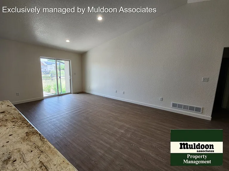 251 W Acorn Dr — Photo 4