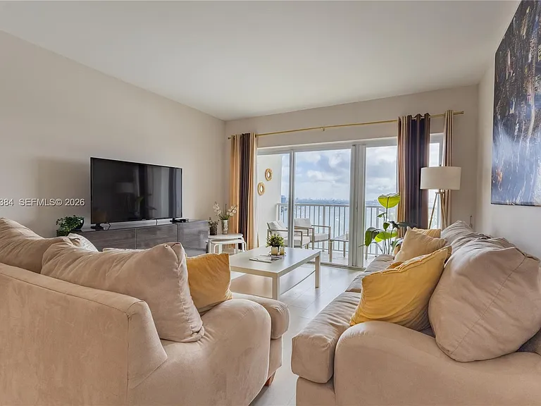 300 Bayview Dr #2114 — Photo 5