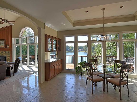 5th image of 10544 Oglesby Dr