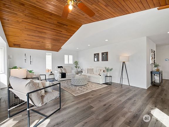 5th image of 3929 83rd Avenue NE