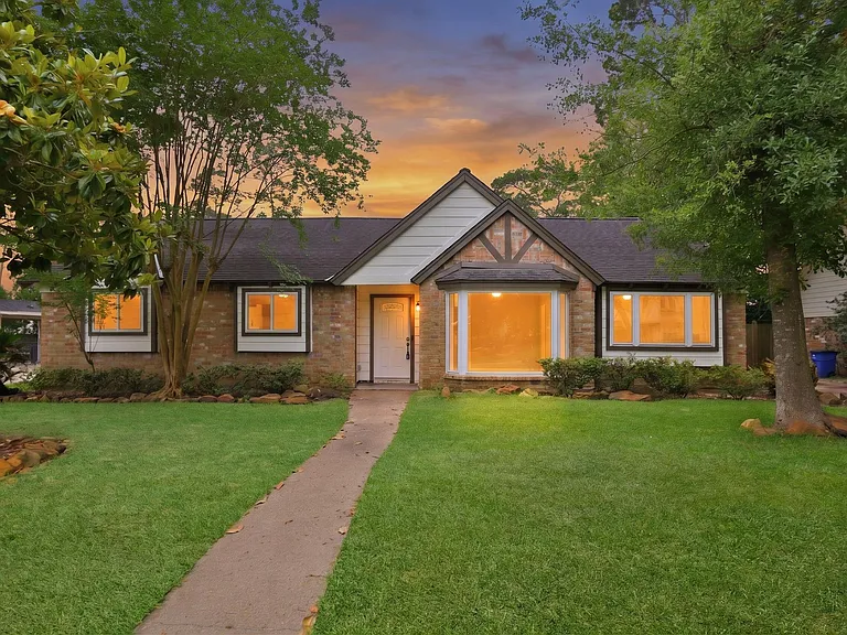 15215 Parkville Dr — Photo 5