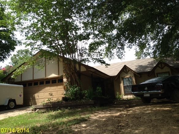 2nd image of 2 W Rockwood Dr