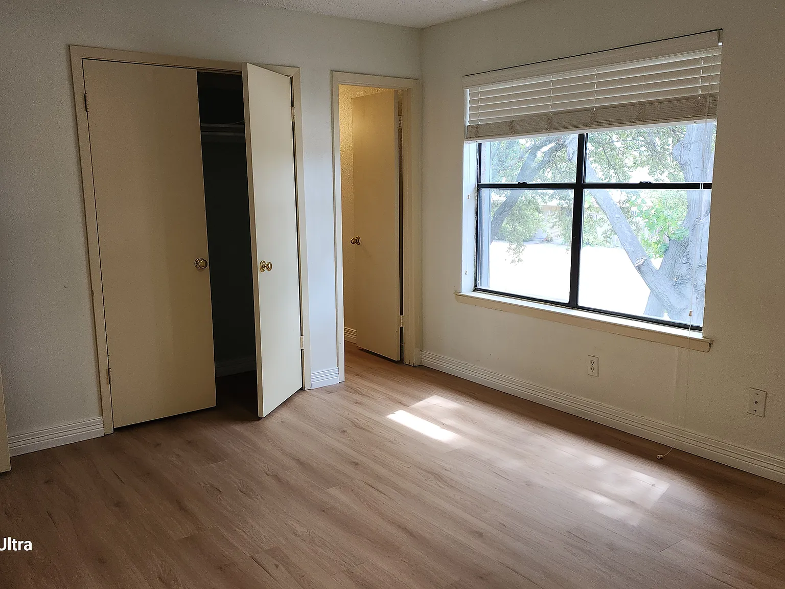 309 Towne House Ln — Photo 4