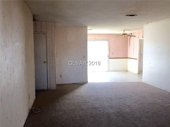 2nd image of 996 Navajo Ln