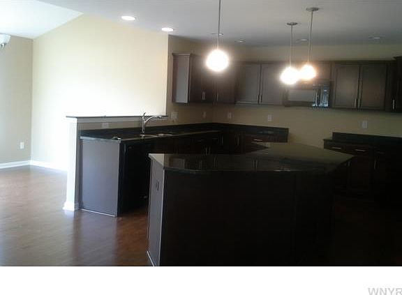 5th image of 2415 Agassiz Dr