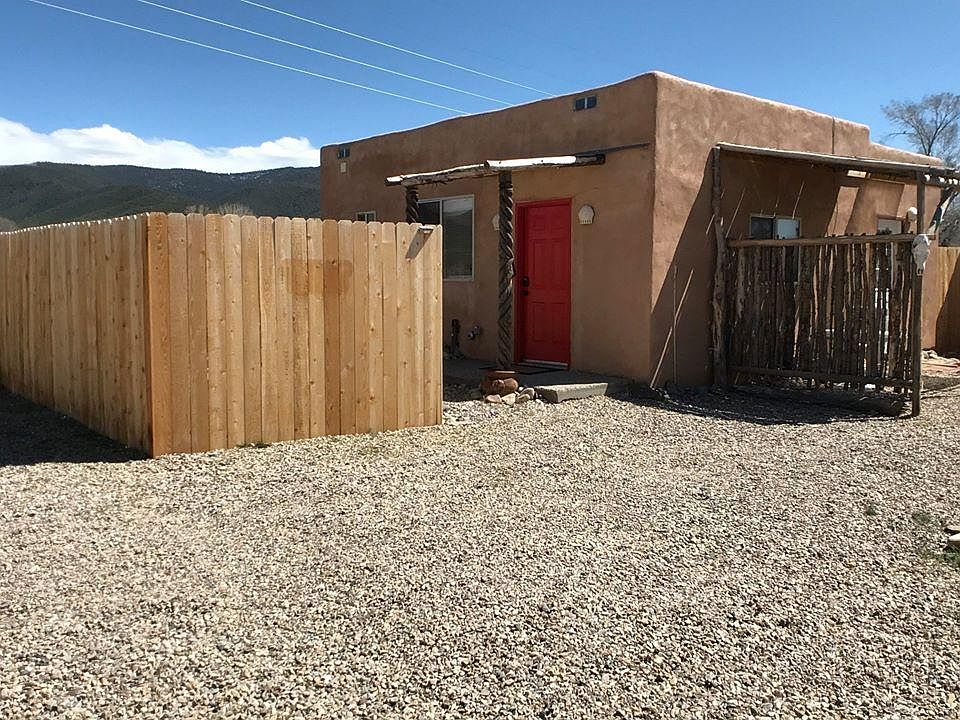 1st image of 928 Calle Del Llano #B