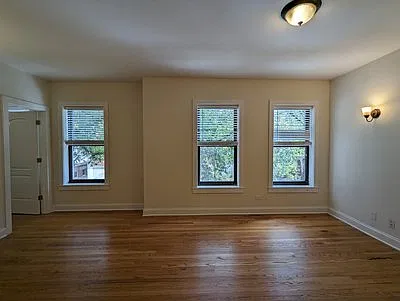 4032 N Ashland Ave — Photo 3