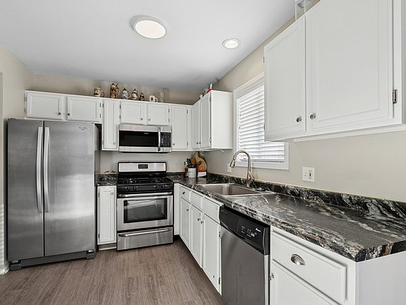 4th image of 1357 Sunrise Ln #1357