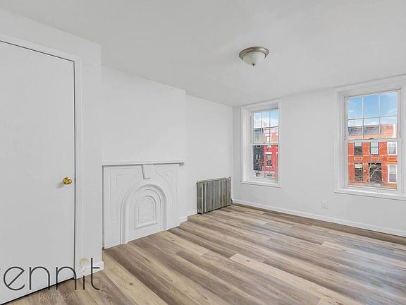 5th image of 91 Somers St #2R