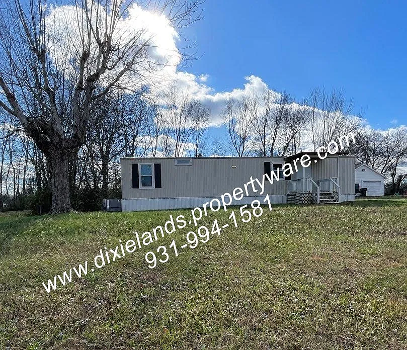 672 W Main St