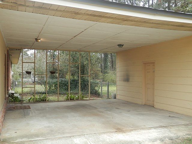 2nd image of 1539 Gene McQueen Rd