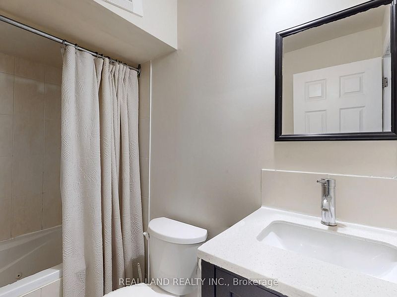 Toronto House for rent - 3 Bedrooms — photo 6