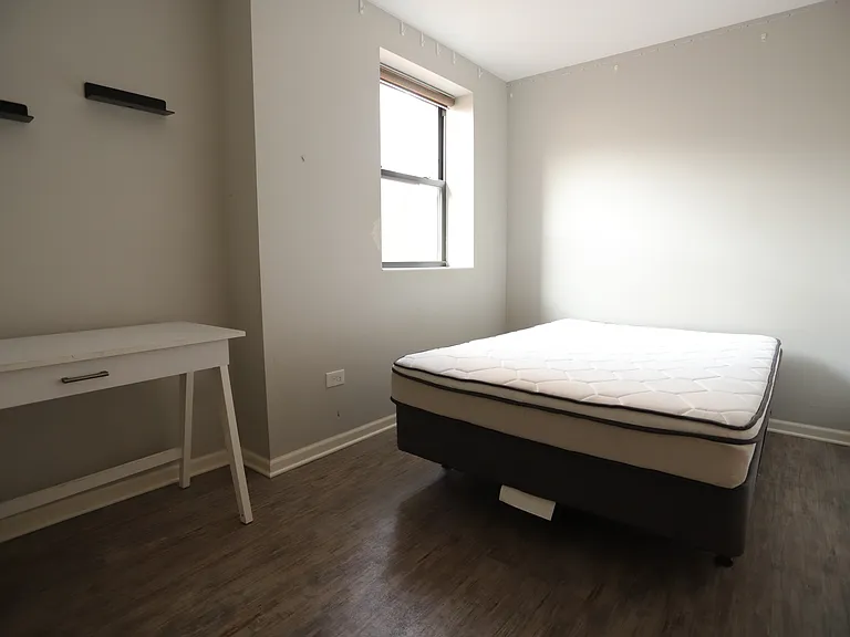 829 S Carpenter St #3 — Photo 2