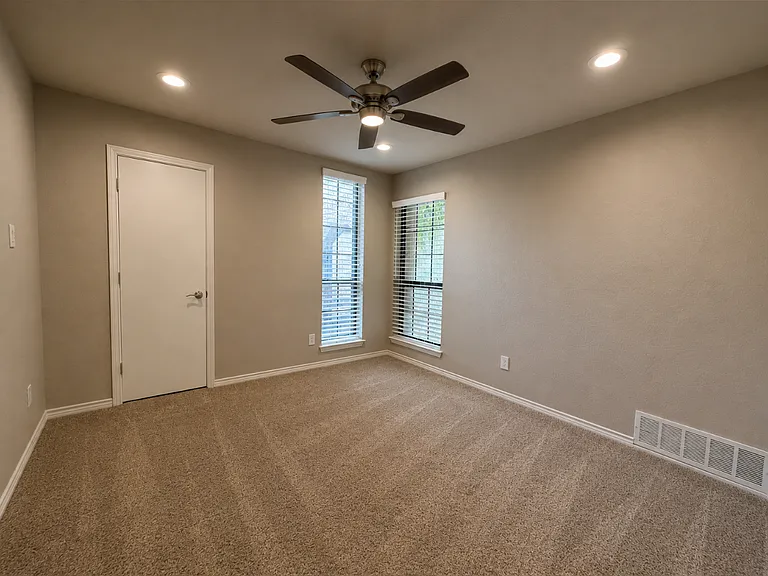133 Springhill Dr — Photo 11