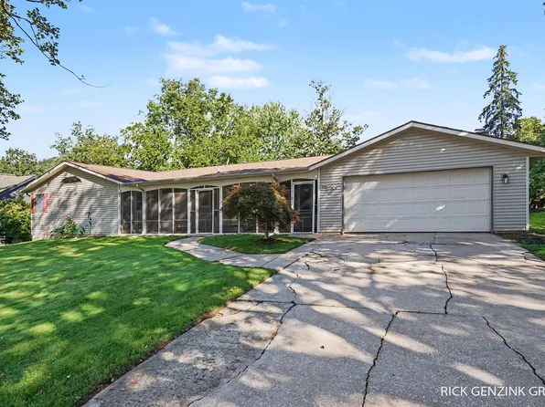 131 Sorrento Dr, Holland, MI 49423