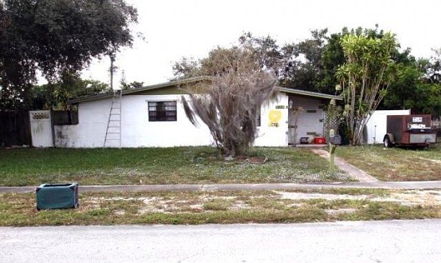 1st image of 3871 SW 60th Ave