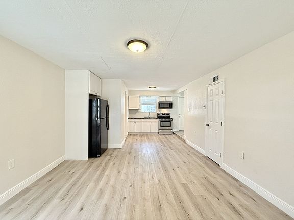 4th image of 725 21st Ave S APT A