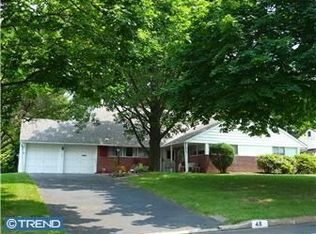 48 Red Berry Rd, Levittown, PA 19056