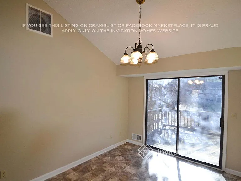 2653 Laurel View Dr — Photo 3