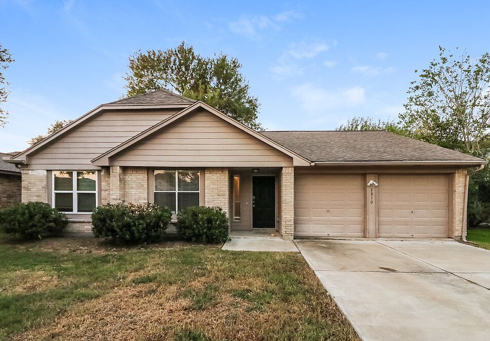 1st image of 2810 Forest Hills Dr