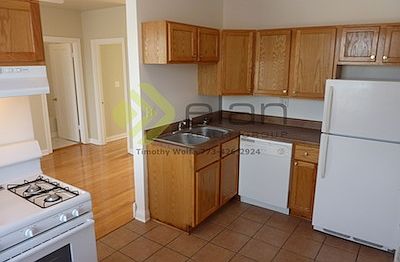2nd image of 2412 W Catalpa Ave