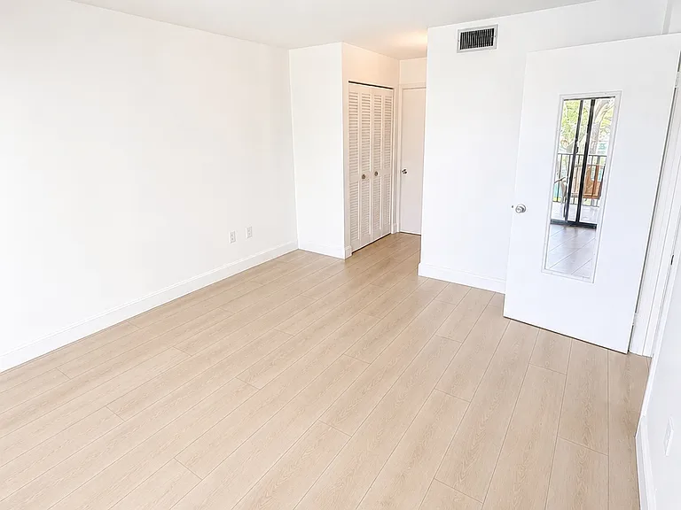 13000 SW 92nd Ave #B208 — Photo 16