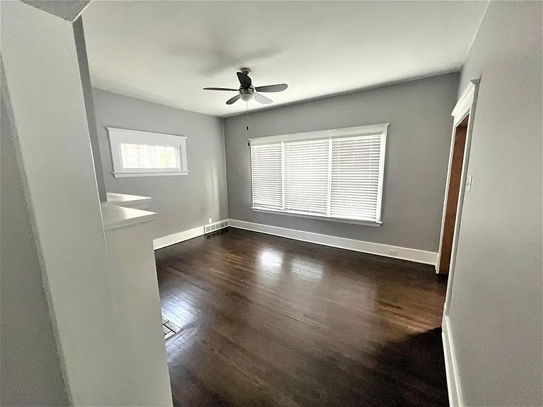 373 Linden Ave — Photo 4