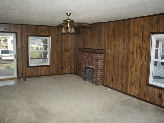 2nd image of 708 Olive St