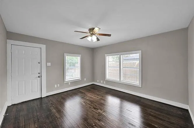 4208 Delhi St — Photo 12