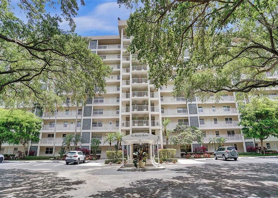 1st image of 3520 Oaks Way #204