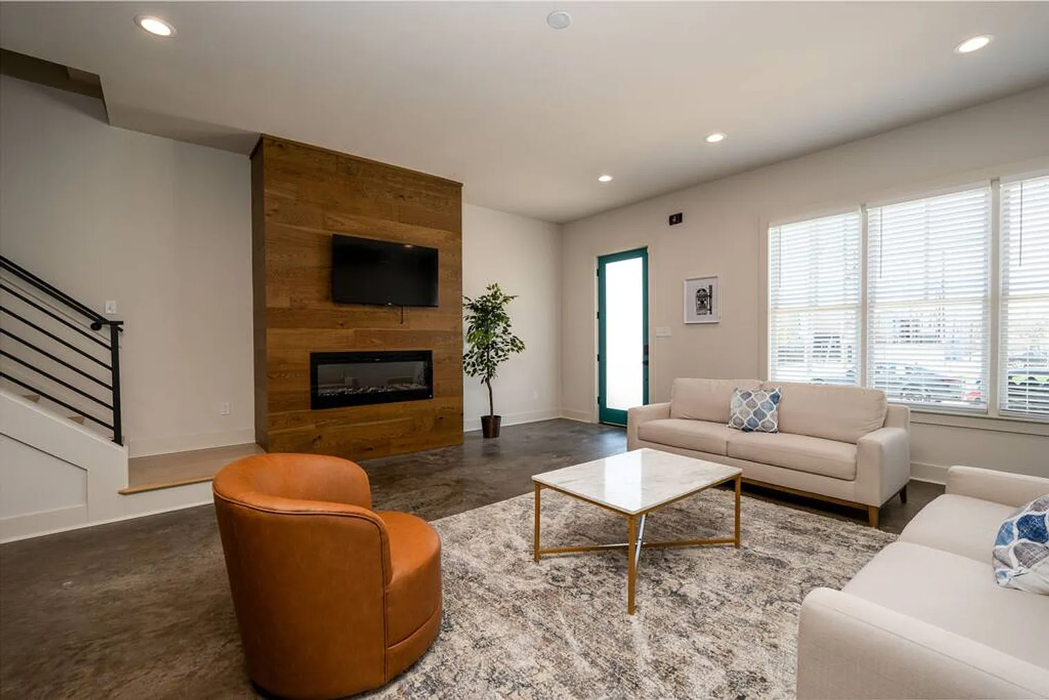 3 bed, 2.0 bath, $4,087 — Photo 1