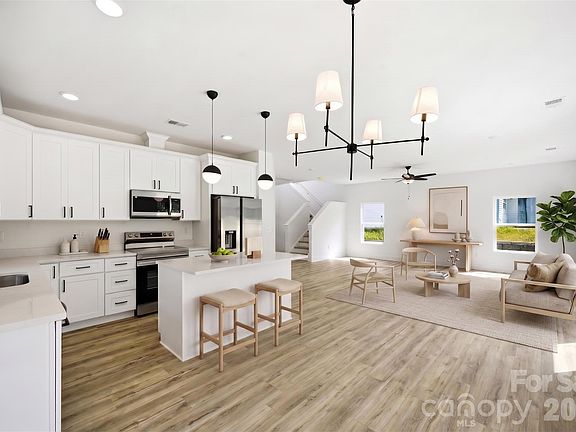3rd image of 3264 Fairview Dr