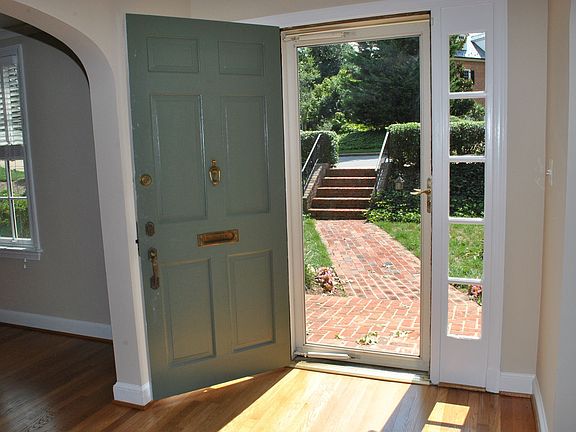 4th image of 1854 N Herndon St