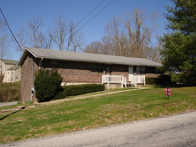 1st image of 121 Villa Dr #C