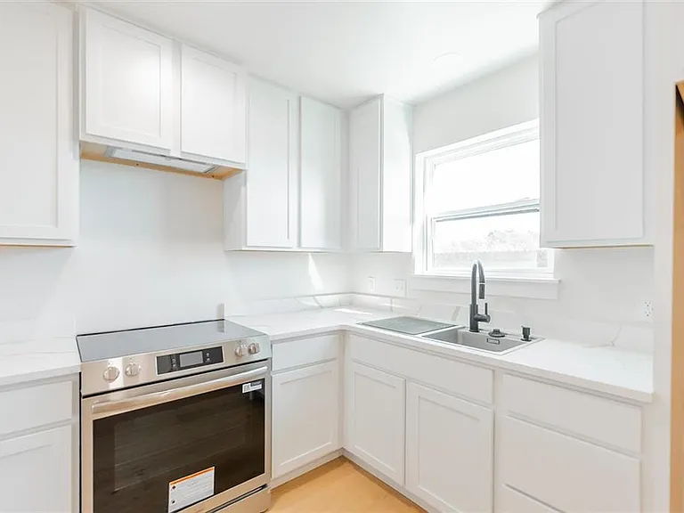 705 W Highpoint Dr #C — Photo 5