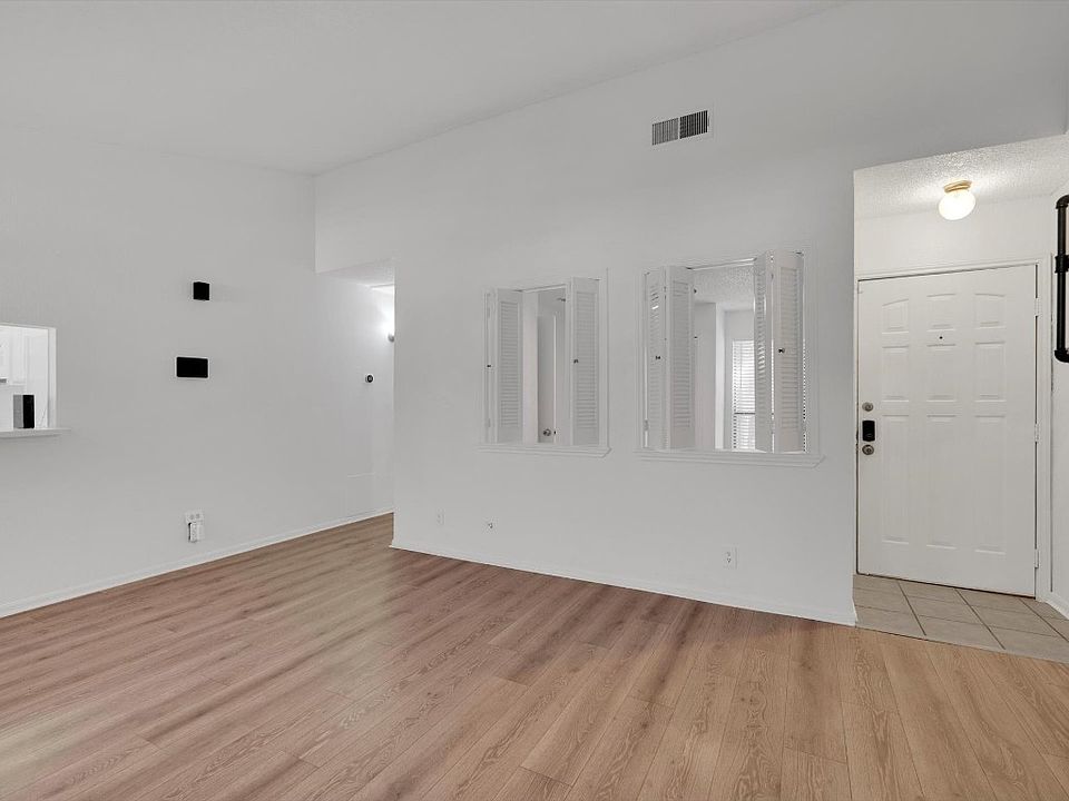 Cloisters Condominiums 1912 Emerald Pl Arlington TX Zillow