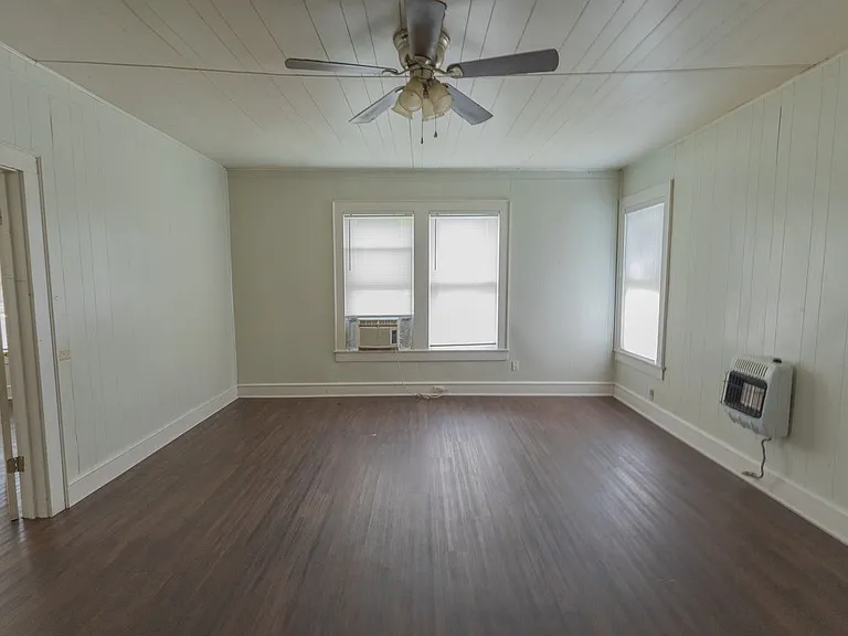 2913 Homan Ave — Photo 12