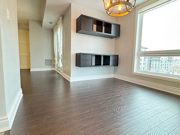 5th image of 304 Essa Rd #401