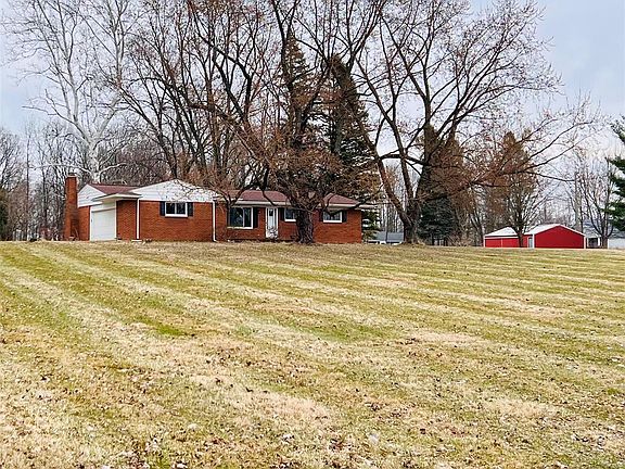 2nd image of 1900 N Hughes Rd