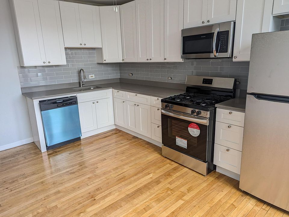 1st image of 2834 W Fullerton Ave APT 2