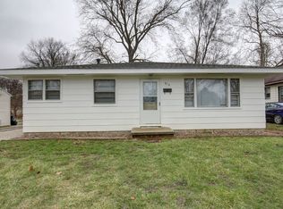914 Maple St, Champaign, IL