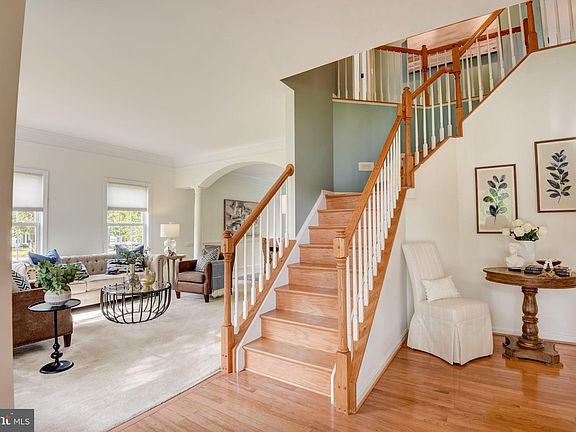 3rd image of 41 Hunton Dr