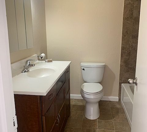 5th image of 899 Hillside Blvd APT 7