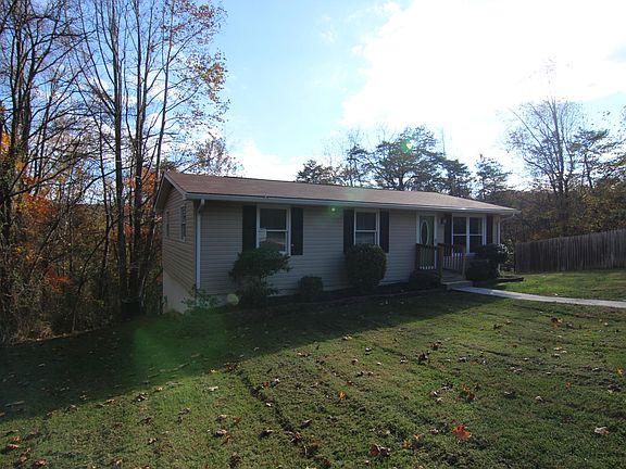 3rd image of 120 Irene Dr