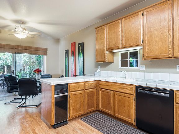 2nd image of 1993 Rainier Cir
